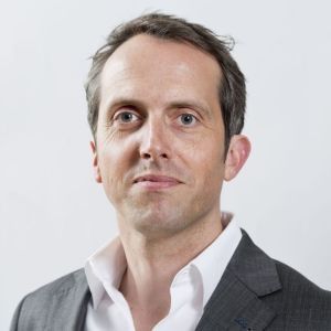 En wie draait de kraan dan weer dicht, en met welk gereedschap?